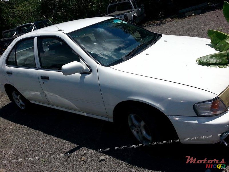 1998' Nissan 1400 photo #1