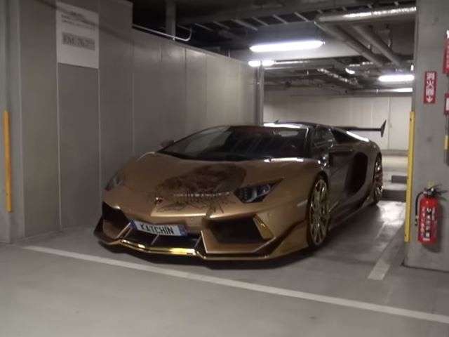 Take A Tour Through Tokyo's Craziest Lamborghini Garage