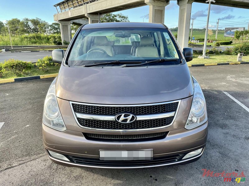 2015' Hyundai H-1 photo #2