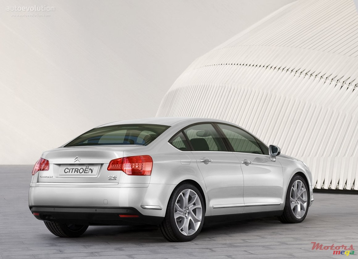 2012' Citroen C5 photo #1