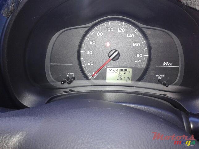 2012' Toyota Vitz photo #2