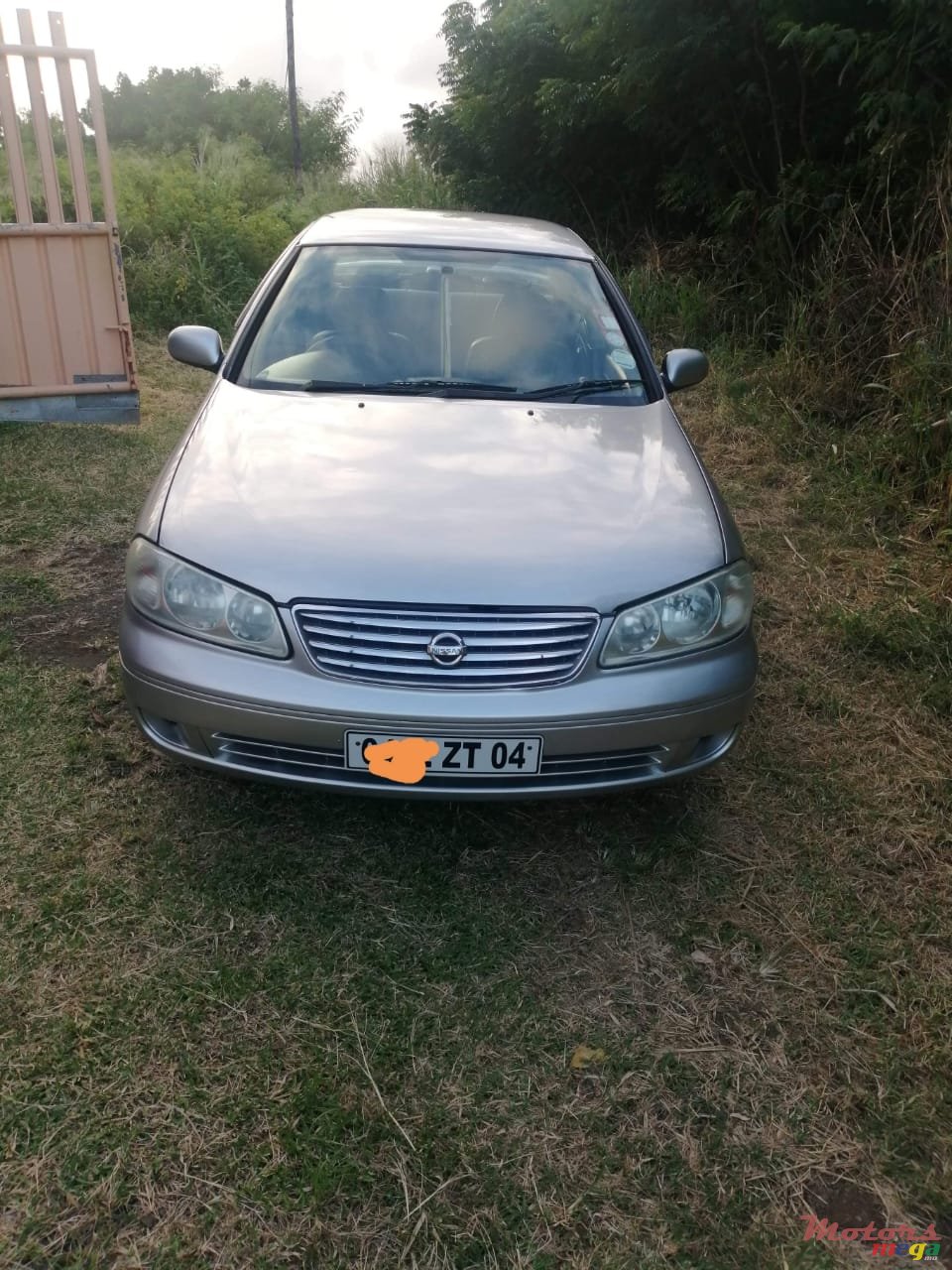 2004' Nissan photo #3