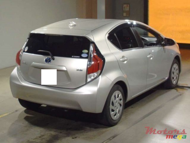 2016' Toyota Aqua photo #3