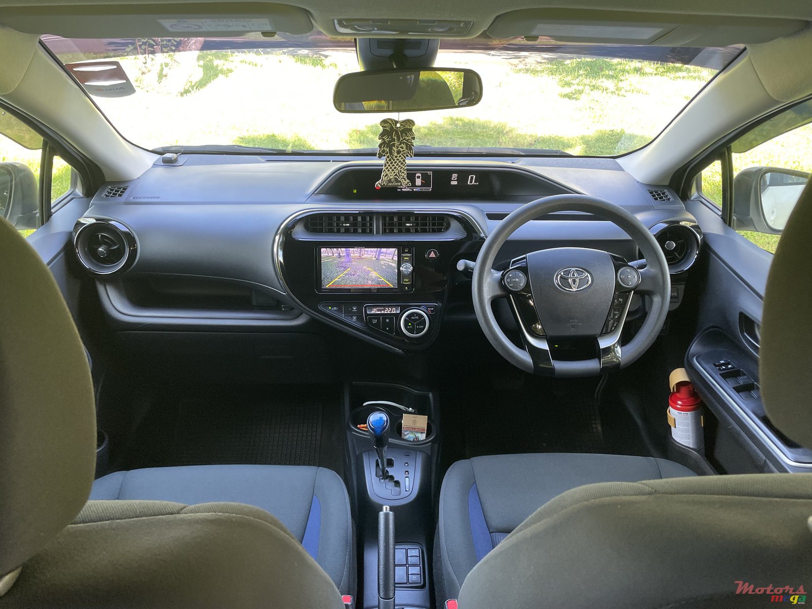 2017' Toyota Aqua photo #6