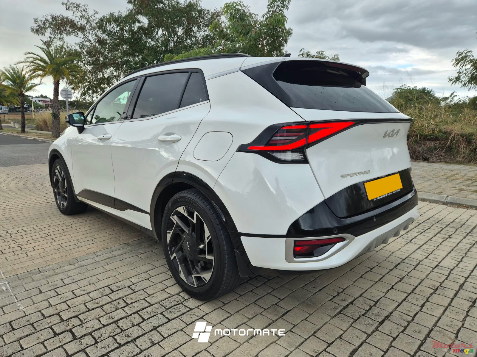 2023' Kia Sportage GTLINE photo #3