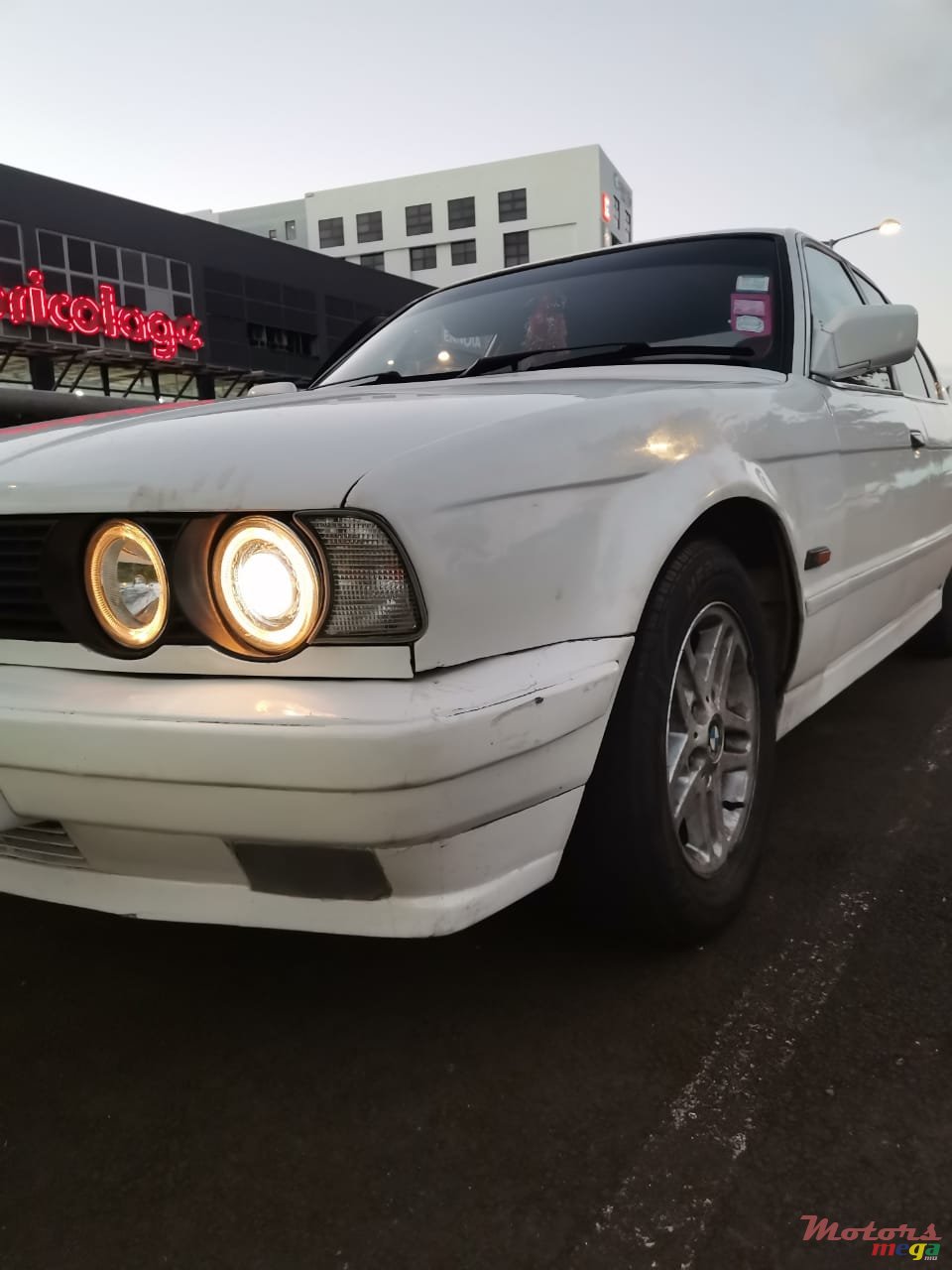 1992' BMW 3 Series Original photo #1