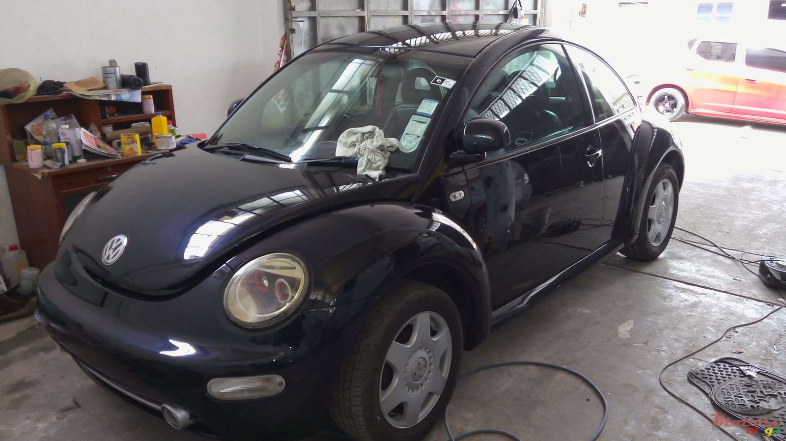 2000' Volkswagen Beetle photo #1