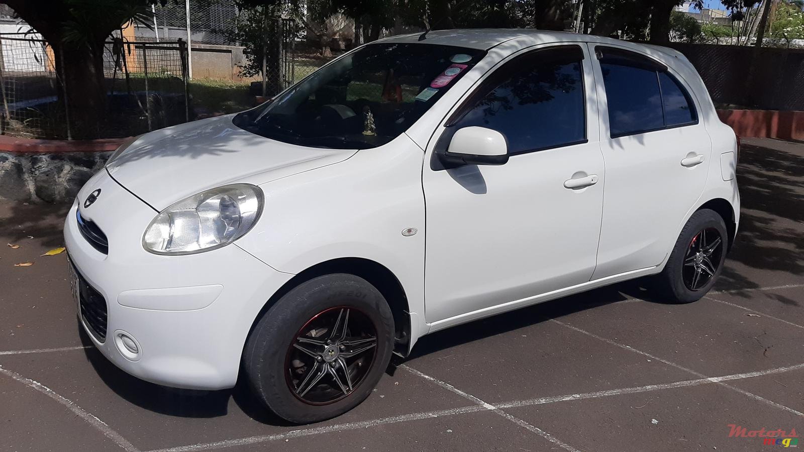 2012' Nissan March photo #1