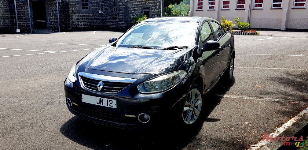 2012' Renault Fluence photo #1
