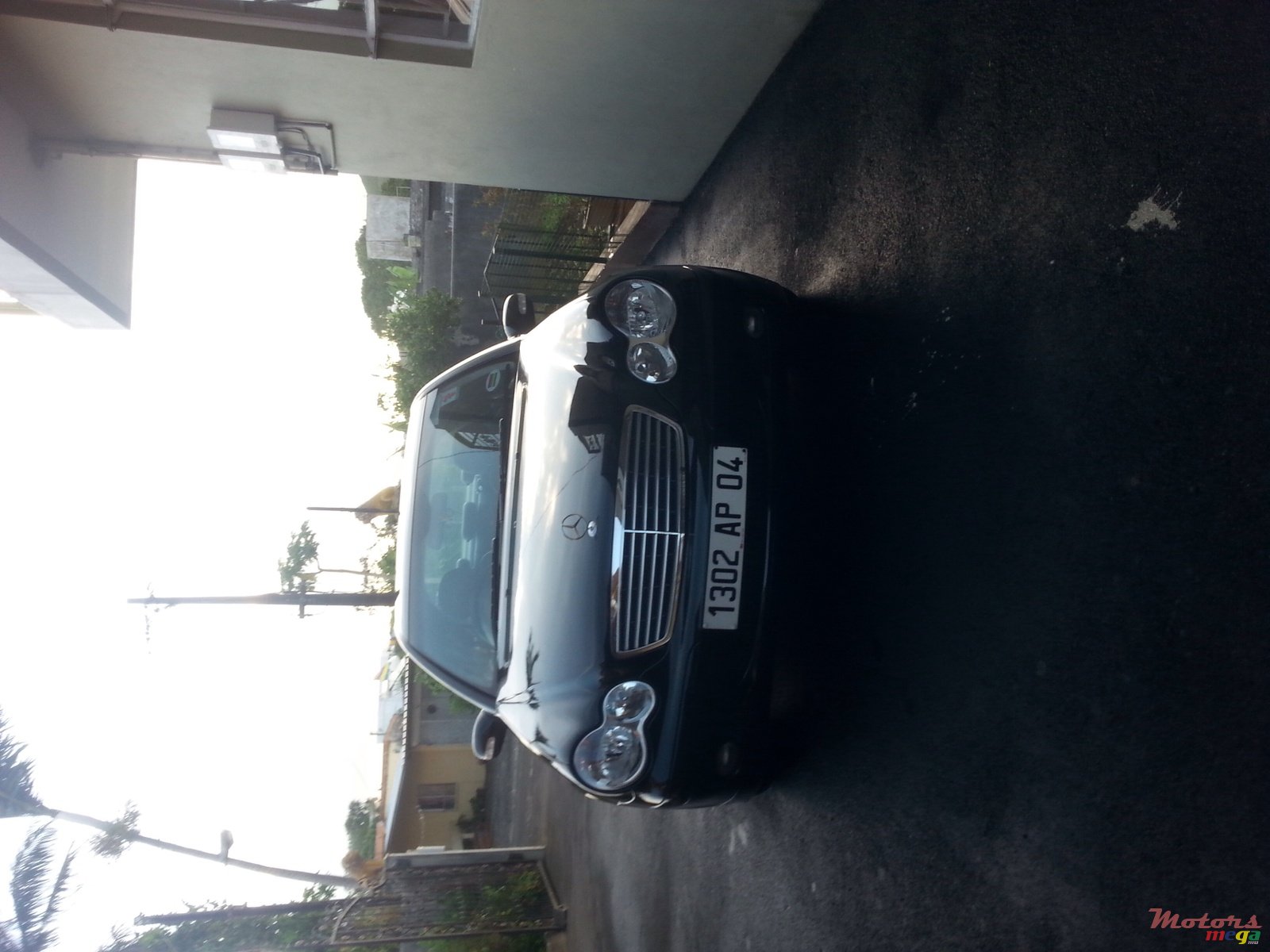 2004' Mercedes-Benz 220 photo #2