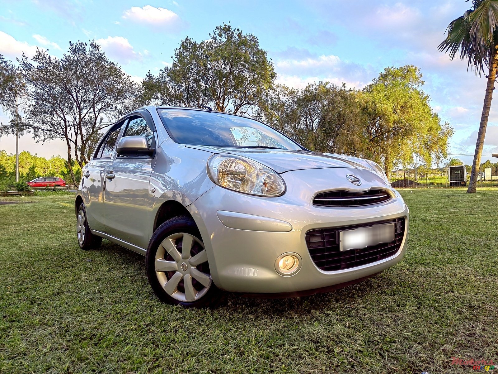 2013' Nissan March photo #1