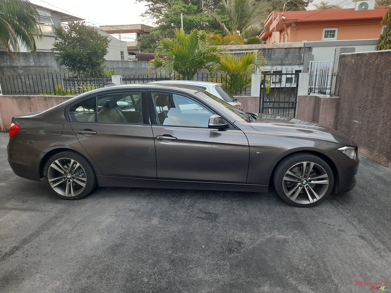 2014' BMW 328 F30 photo #2