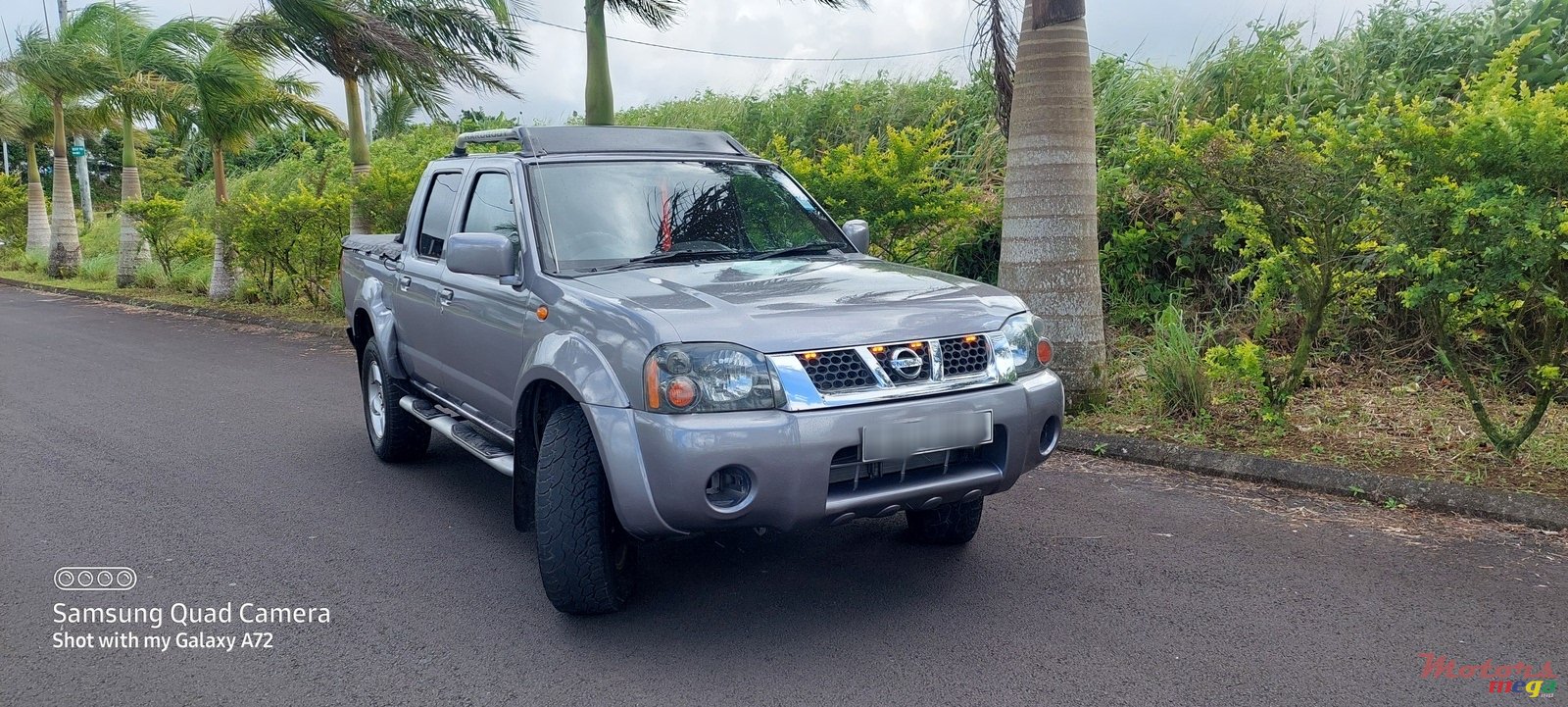 2004' Nissan Hardbody photo #2