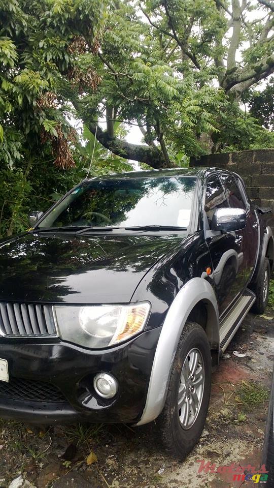 2007' Mitsubishi sportero 4-4 turbo photo #1