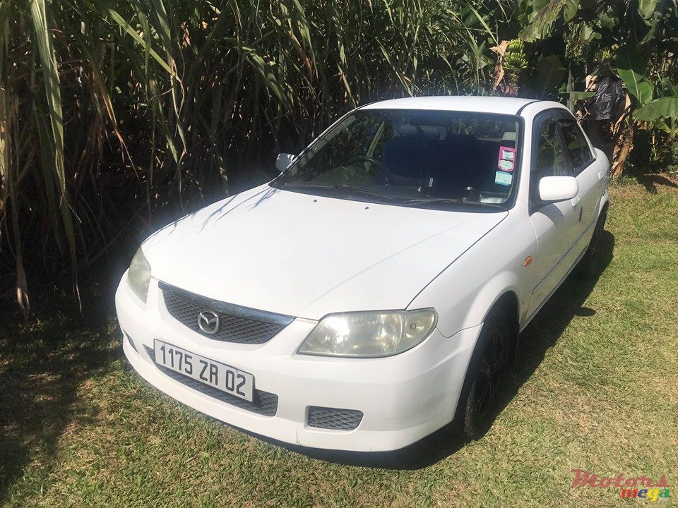 2002' Mazda Familia photo #1