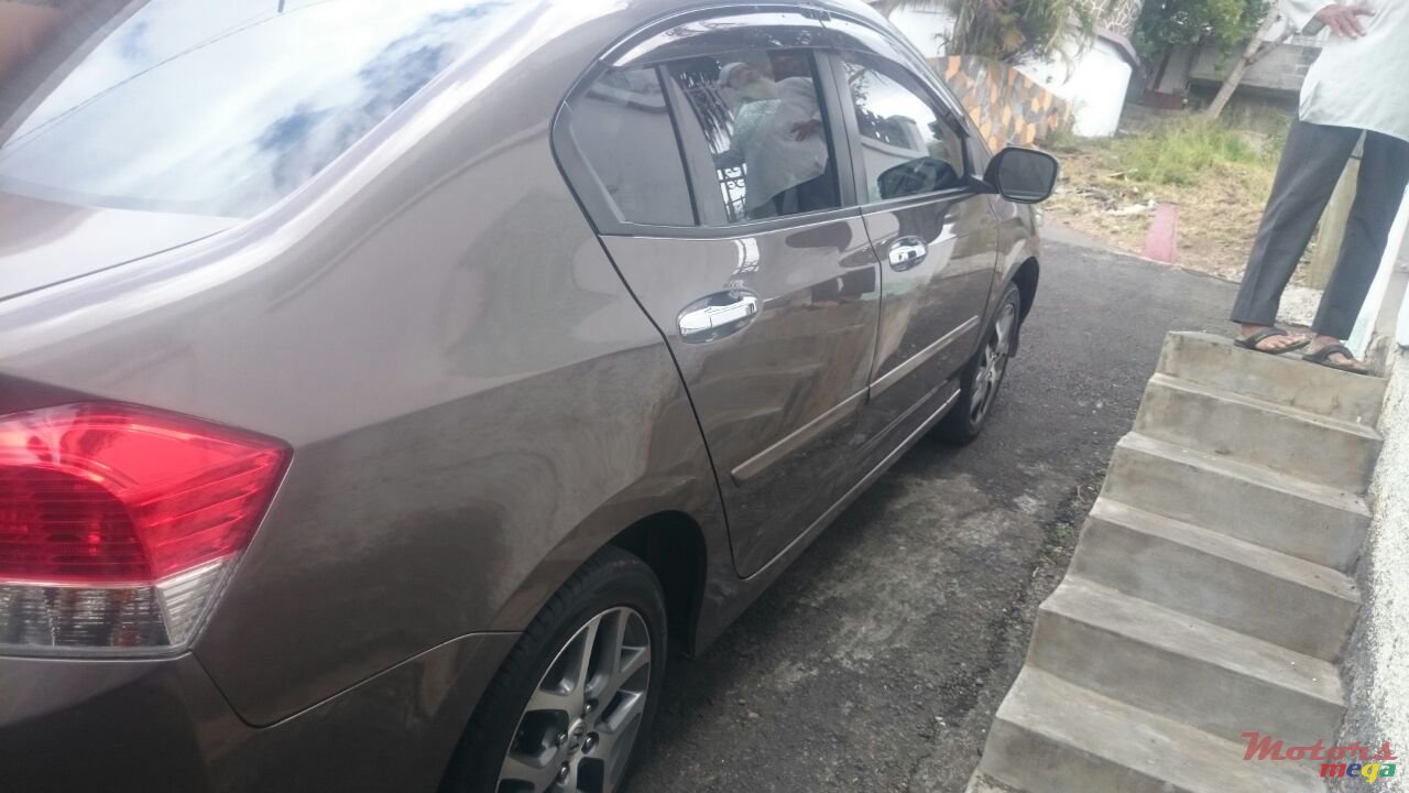 2011' Honda City photo #6