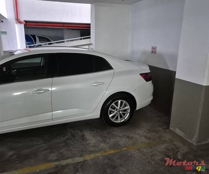 2018' Renault Megane Automatic photo #5
