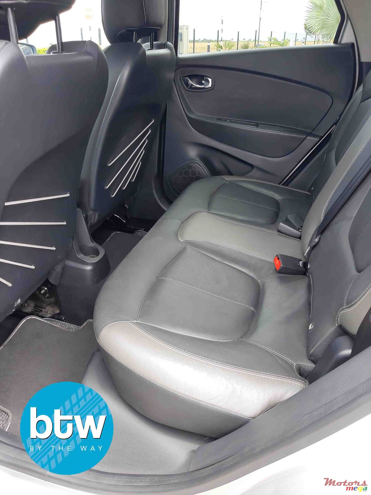 2015' Renault Captur photo #4