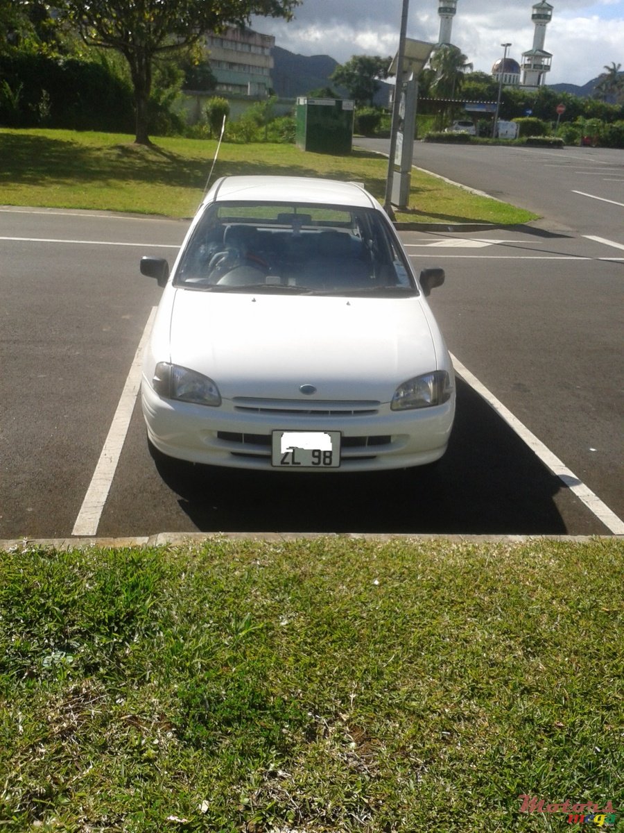 1998' Toyota Starlet photo #1