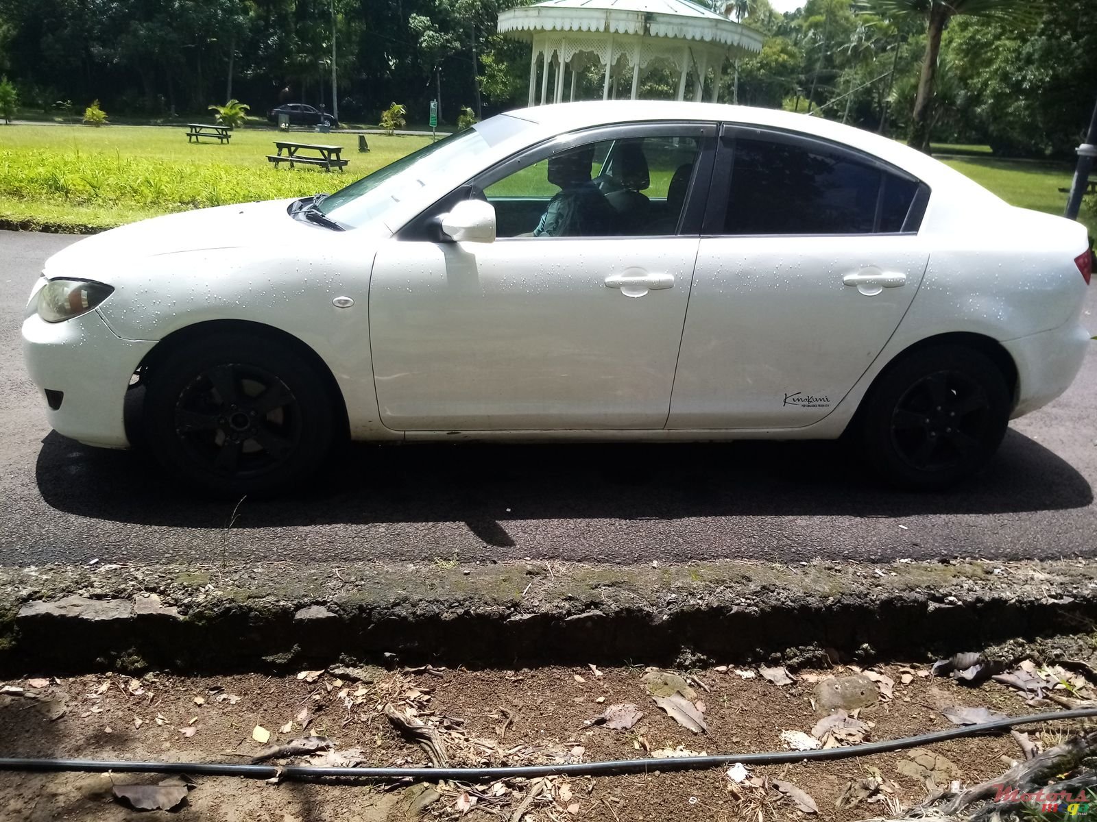 2005' Mazda 3 photo #4