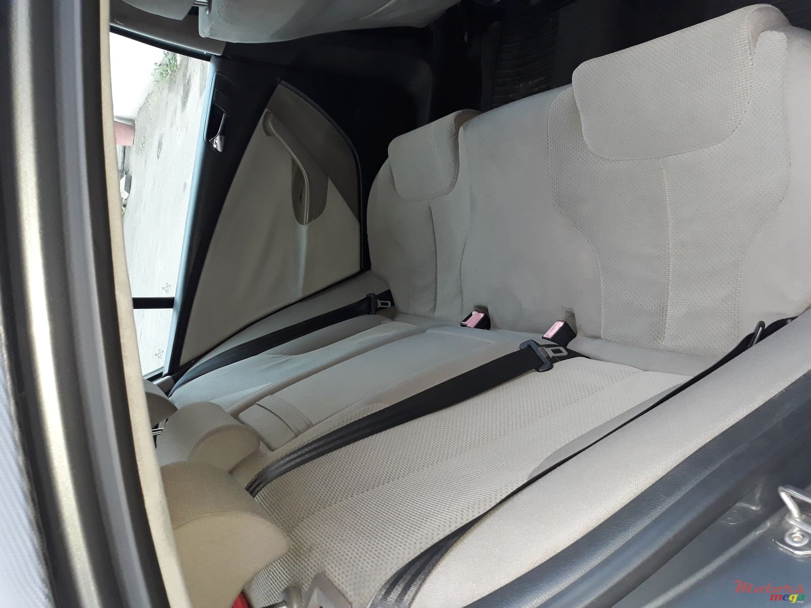 2006' Volkswagen Passat photo #2