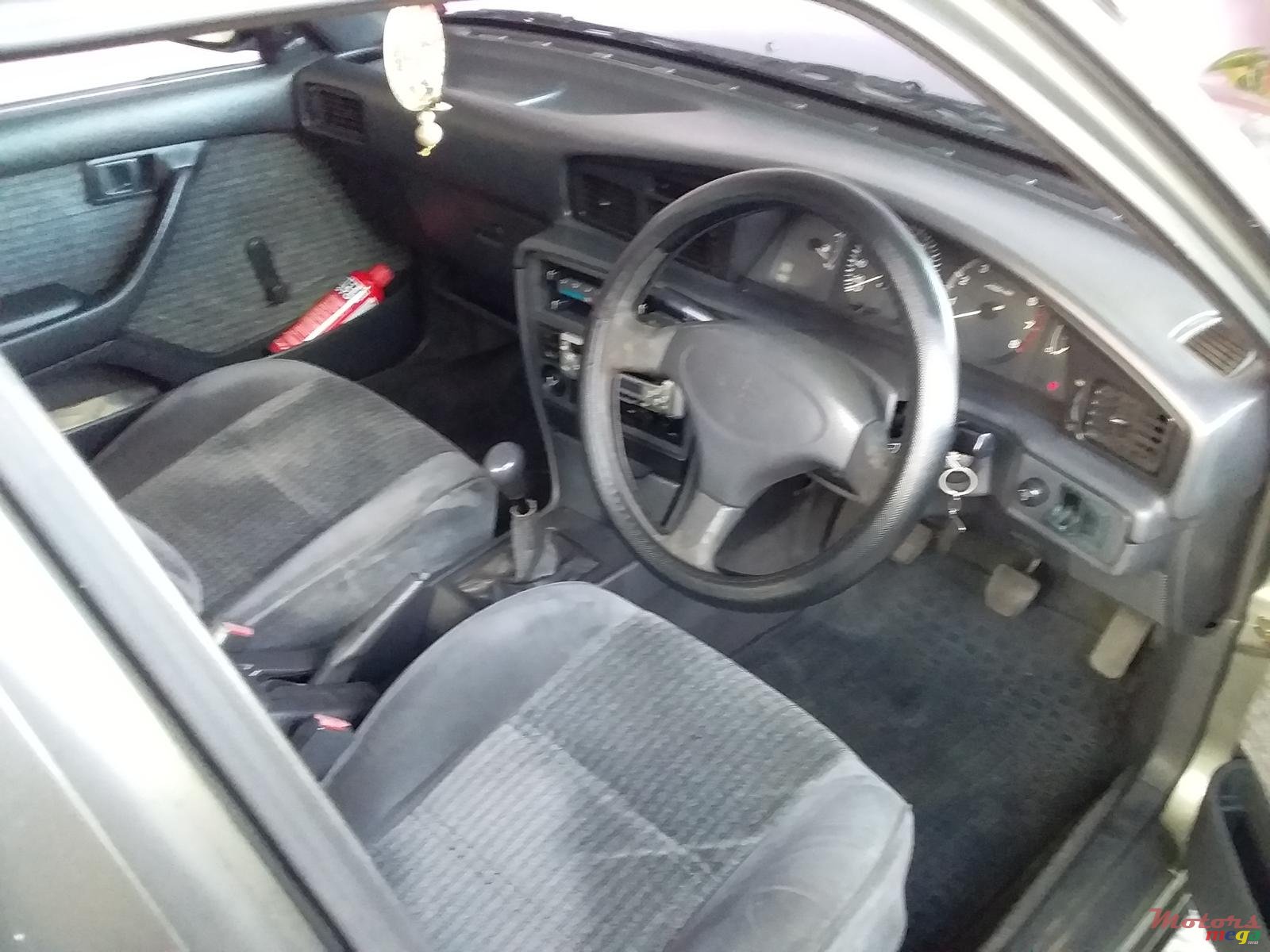 1990' Toyota Corona photo #4