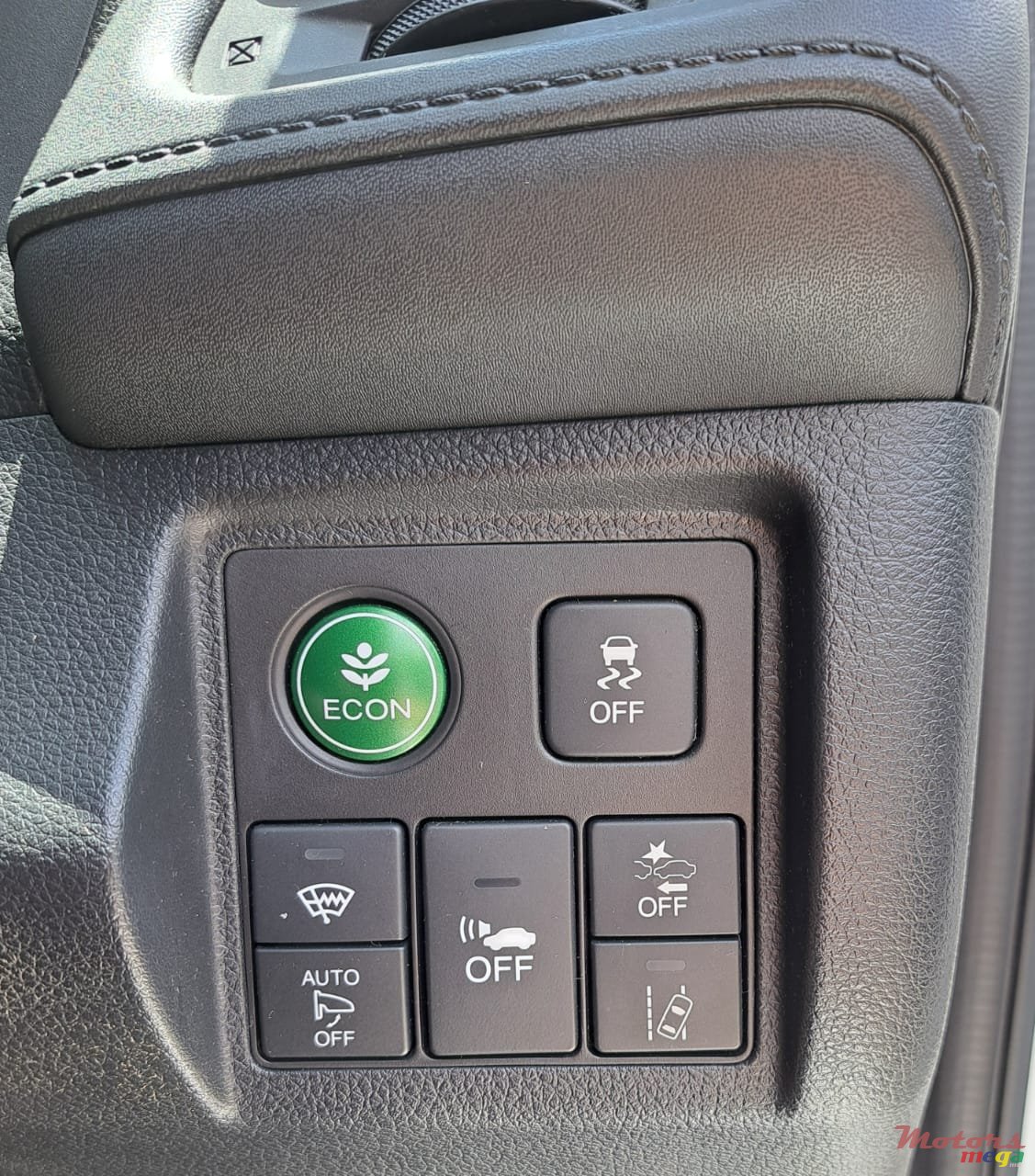 2016' Honda HR-V Vezel Z sensing photo #4