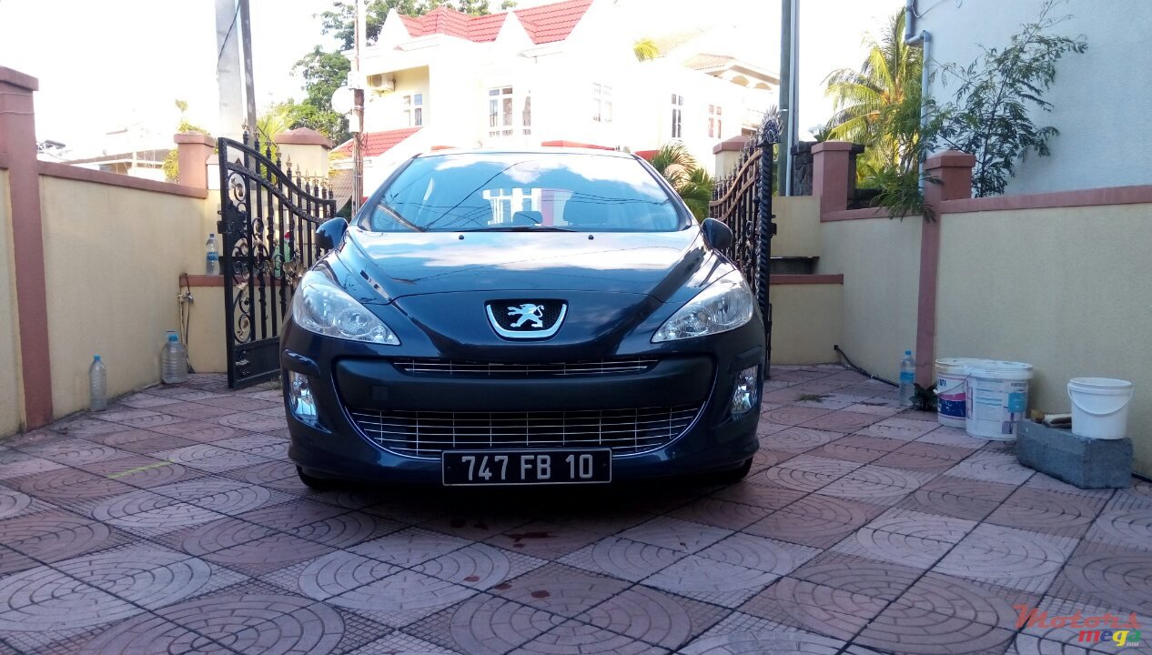 2010' Peugeot 308 photo #1