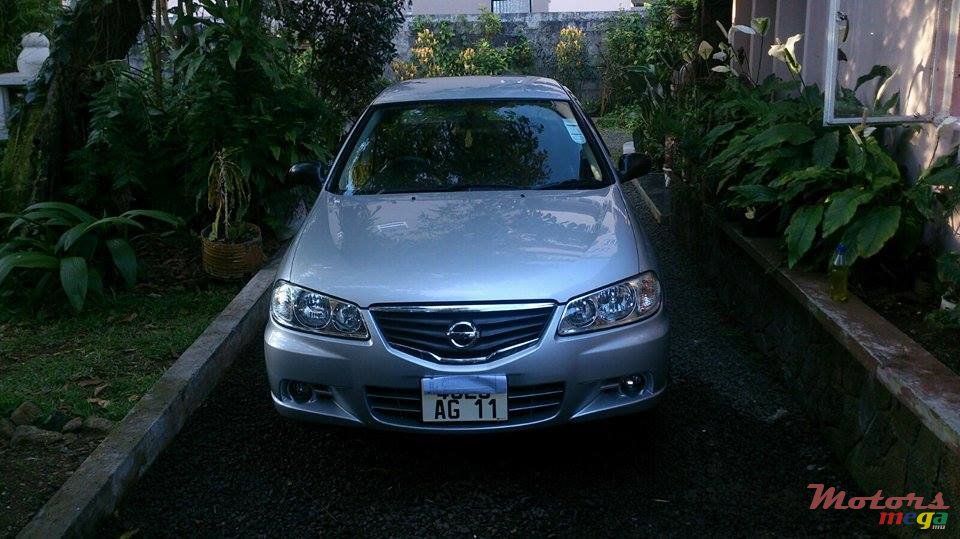 2011' Nissan Sunny photo #1