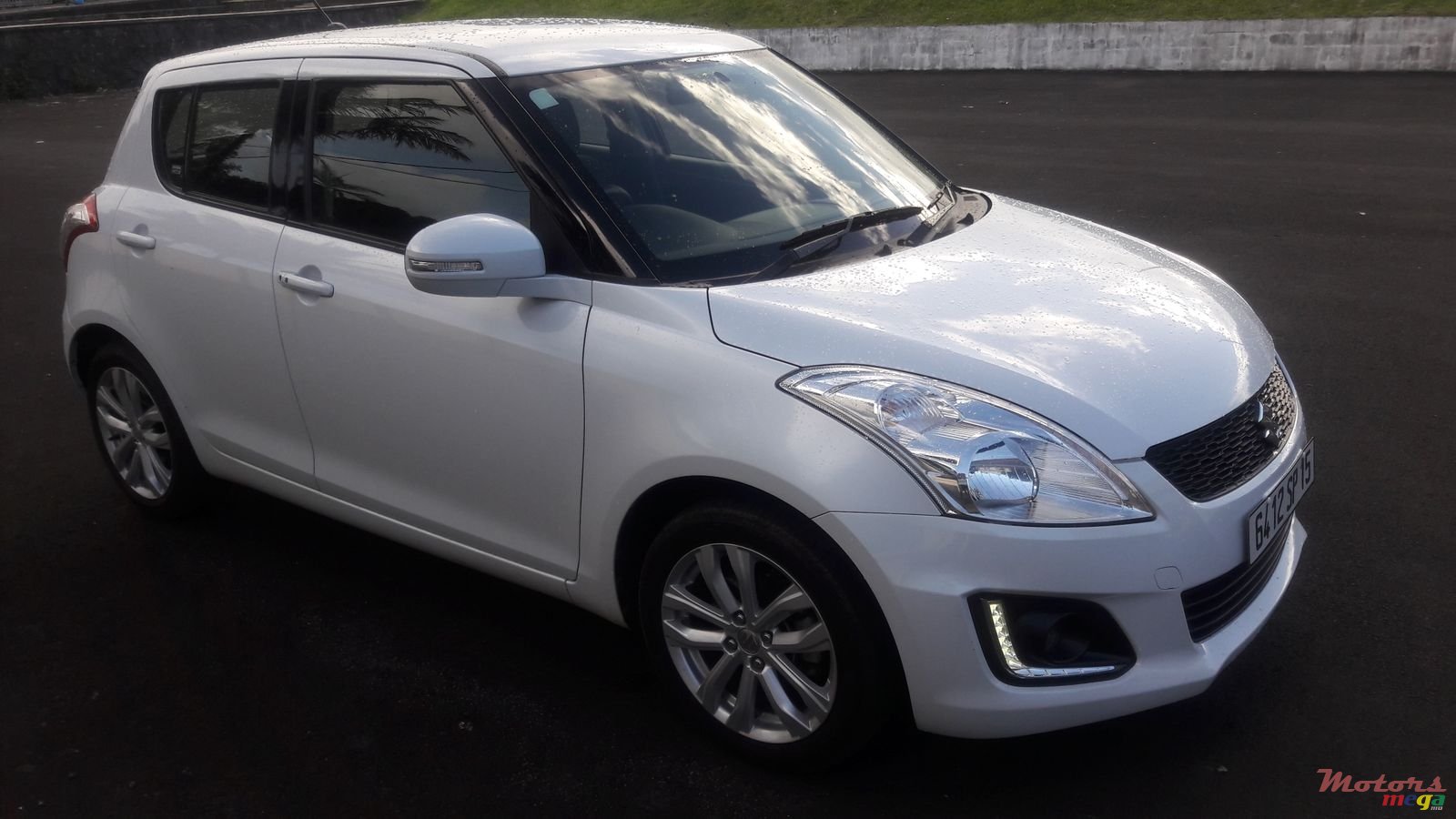 2015' Suzuki Swift Japan photo #4