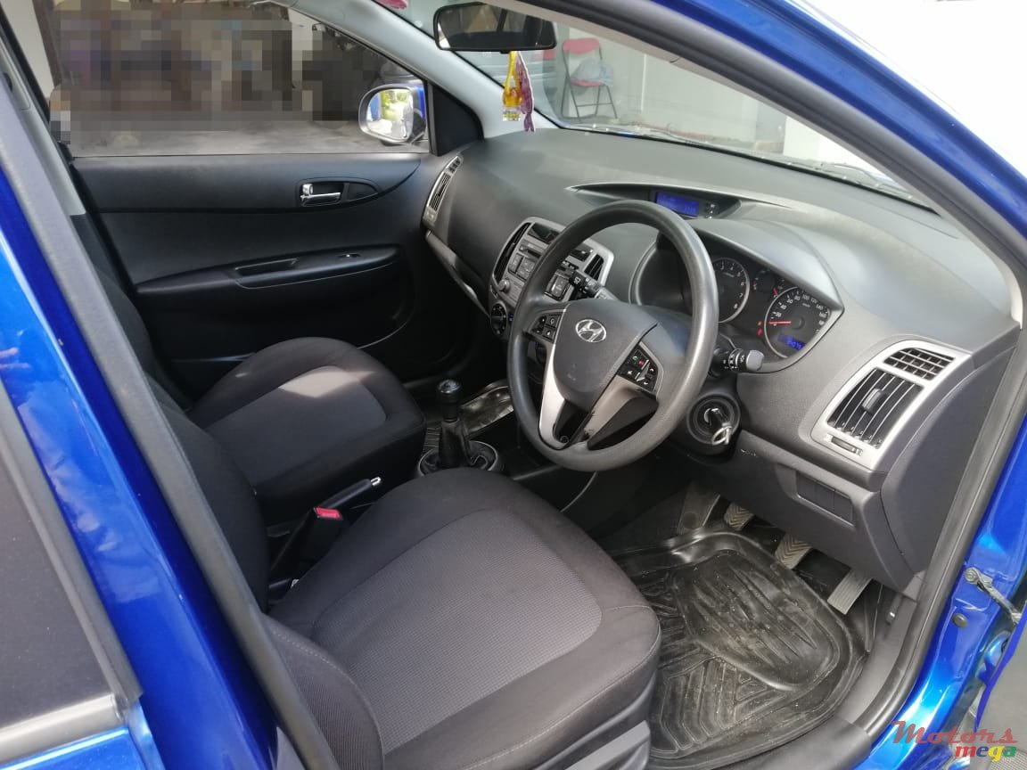 2014' Hyundai i20 photo #3