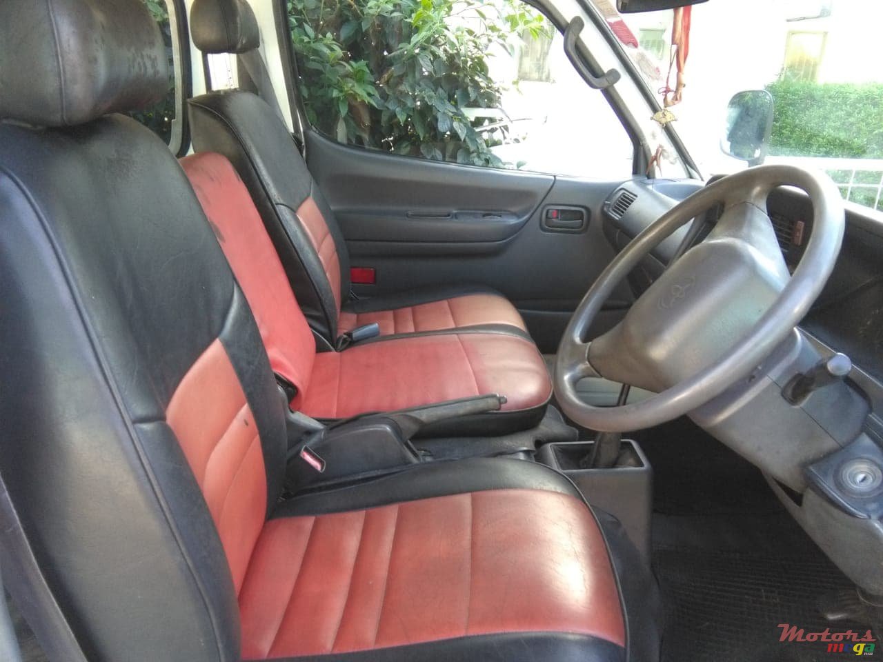 2000' Toyota photo #3