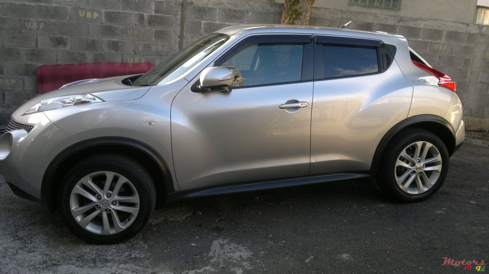 2010' Nissan Juke photo #2