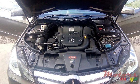 2011' Mercedes-Benz E-Class E250 CGi photo #5