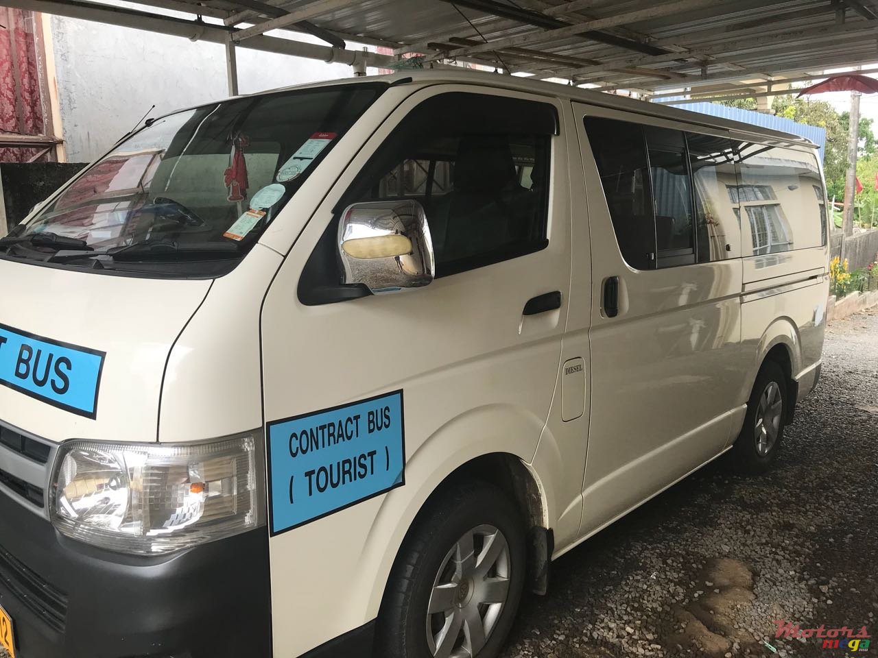 2012' Toyota HIACE photo #1