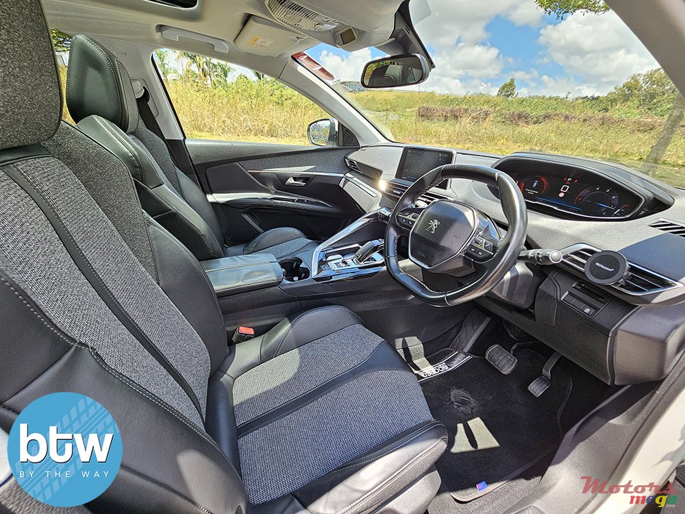 2018' Peugeot 3008 photo #5