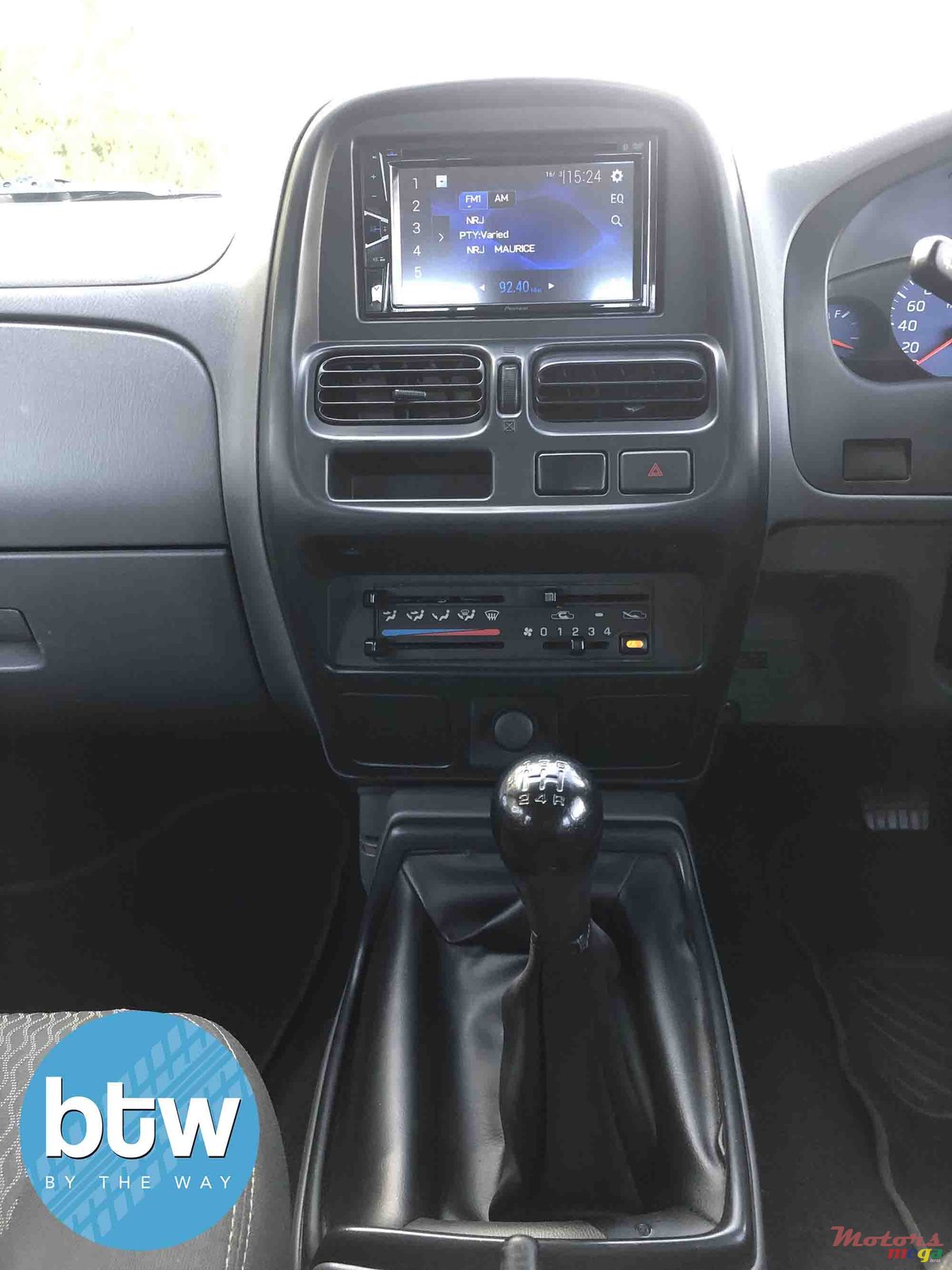 2019' Nissan NP300 photo #5