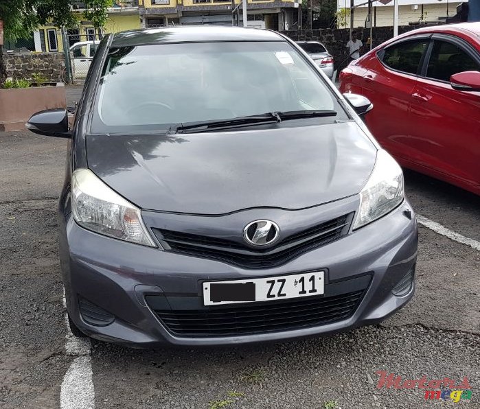 2011' Toyota Vitz photo #2