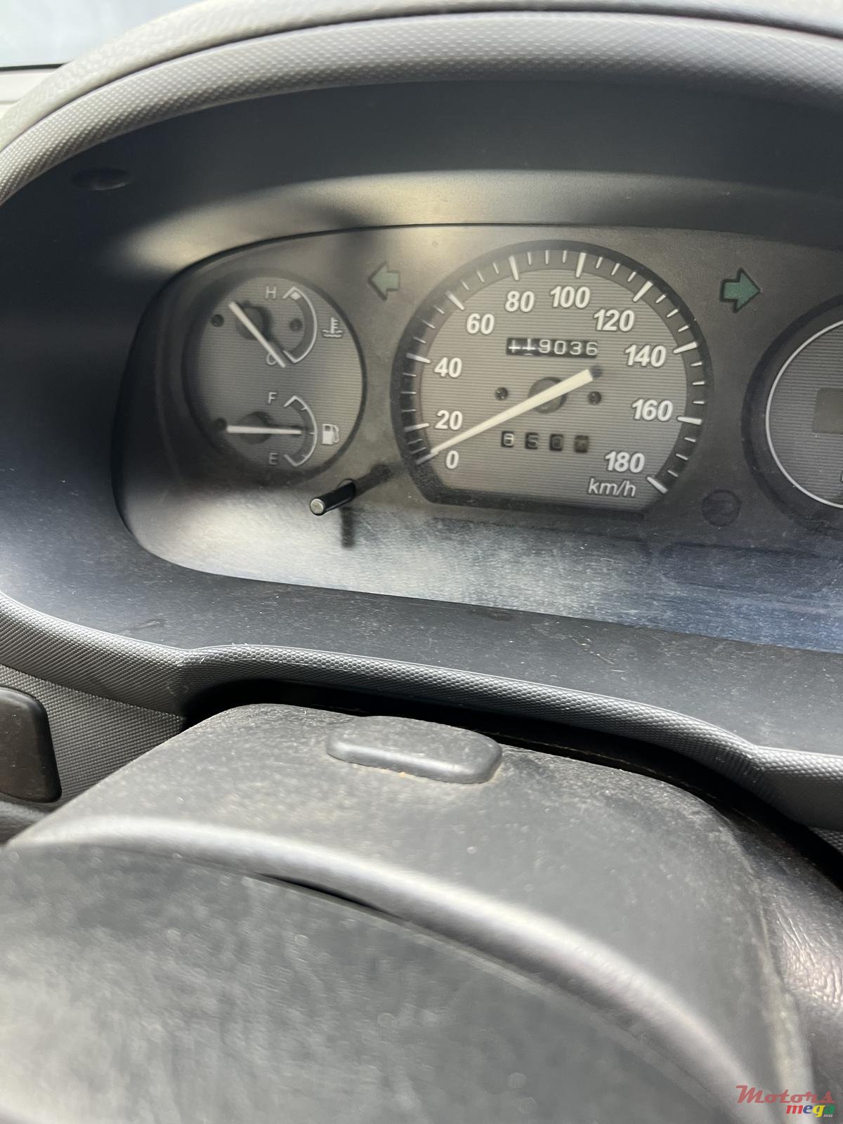 2003' Toyota Vitz Duet 1.0L photo #6