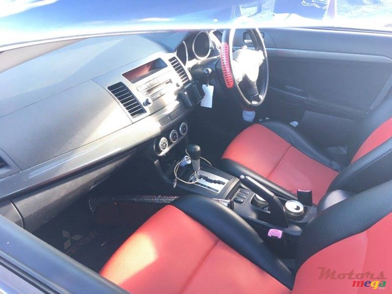 2008' Mitsubishi Lancer Evolution photo #4