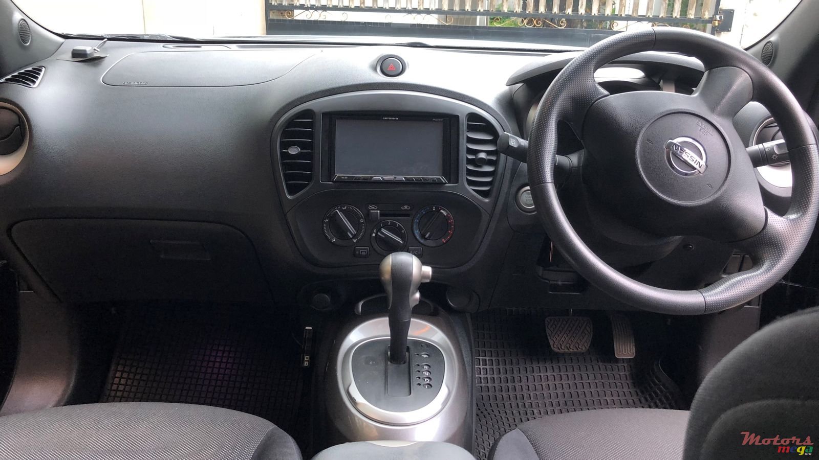 2011' Nissan Juke photo #6