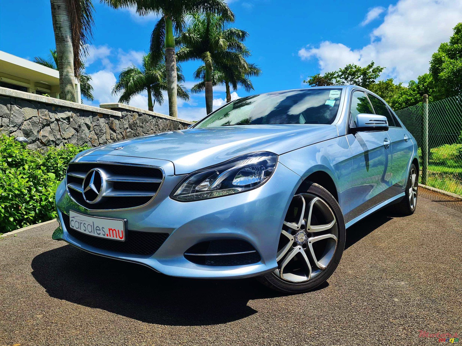 2015' Mercedes-Benz E-Class E200 AMG photo #1