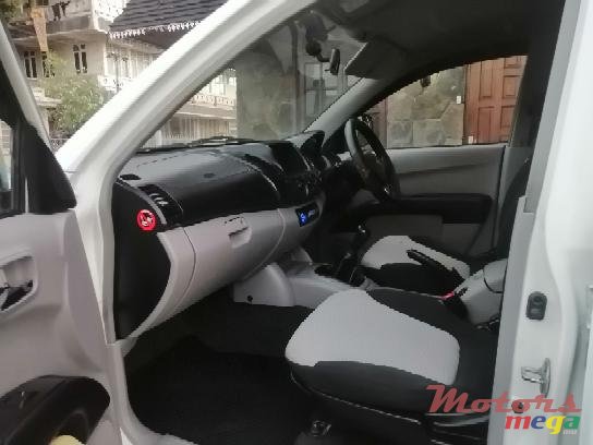 2012' Mitsubishi L 200 photo #4