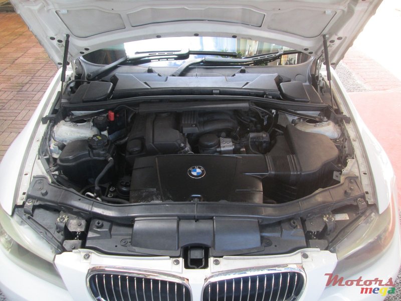 2011' BMW 320 i photo #6