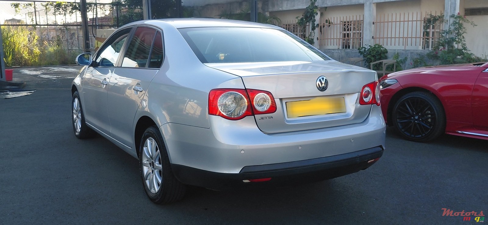 2010' Volkswagen Jetta photo #3