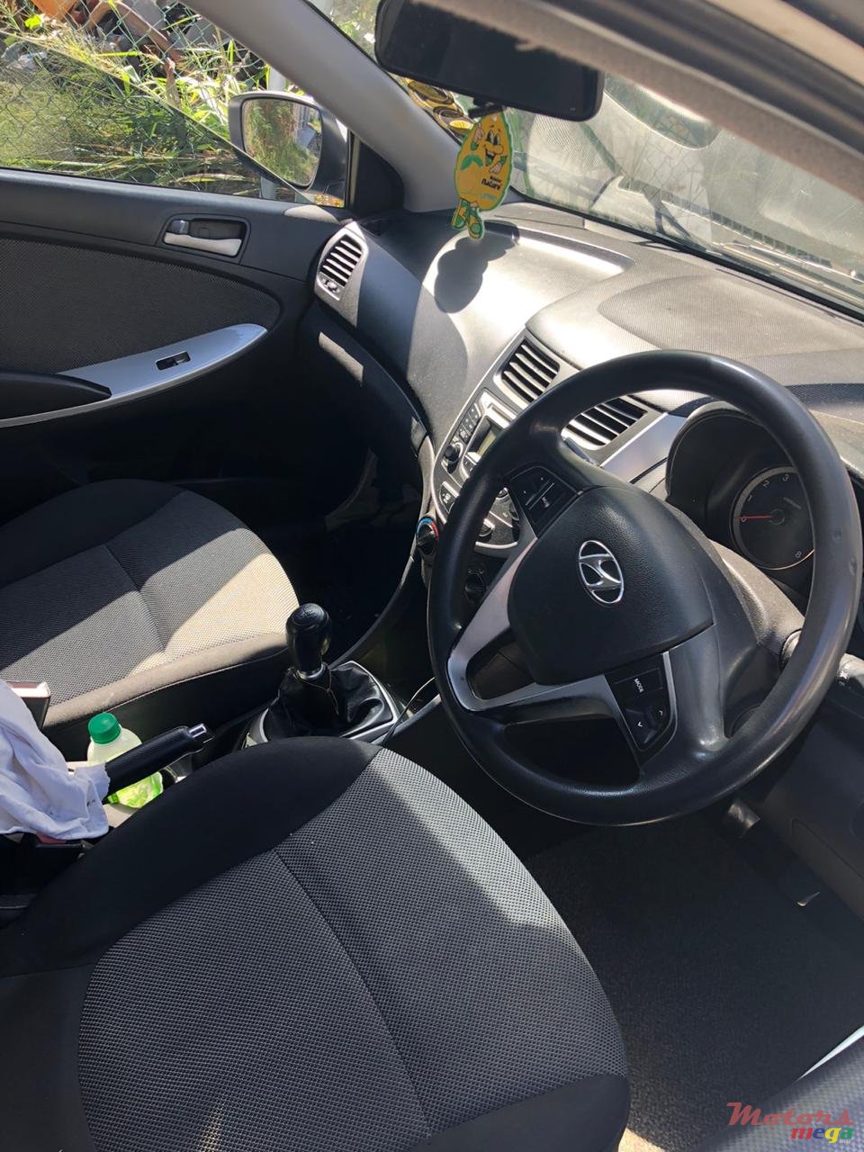 2012' Hyundai photo #2