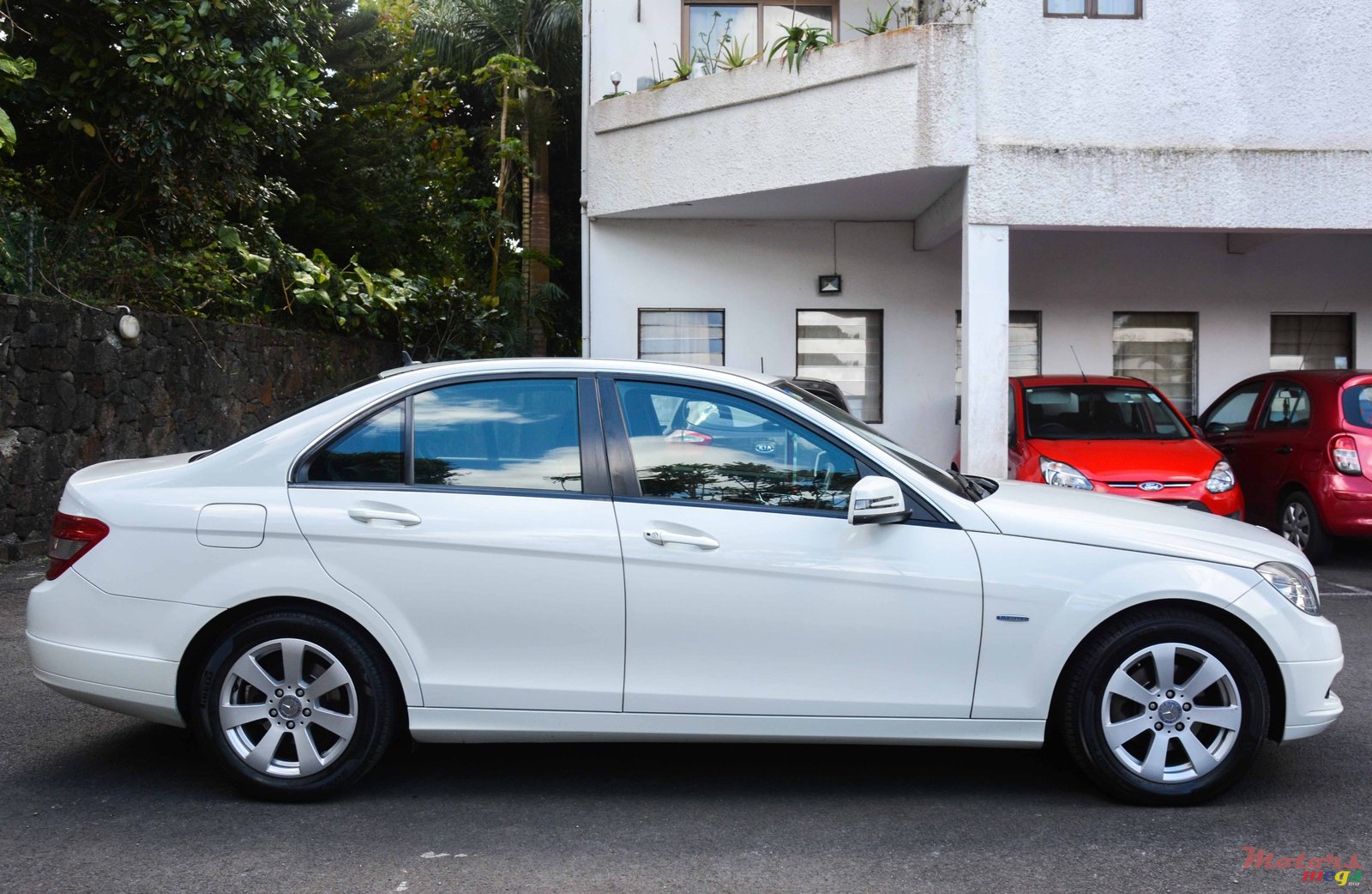 2009' Mercedes-Benz CL 180 photo #2