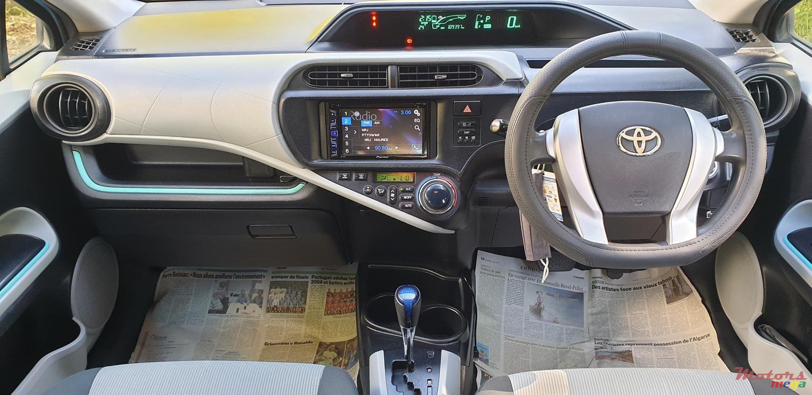 2012' Toyota Aqua photo #6