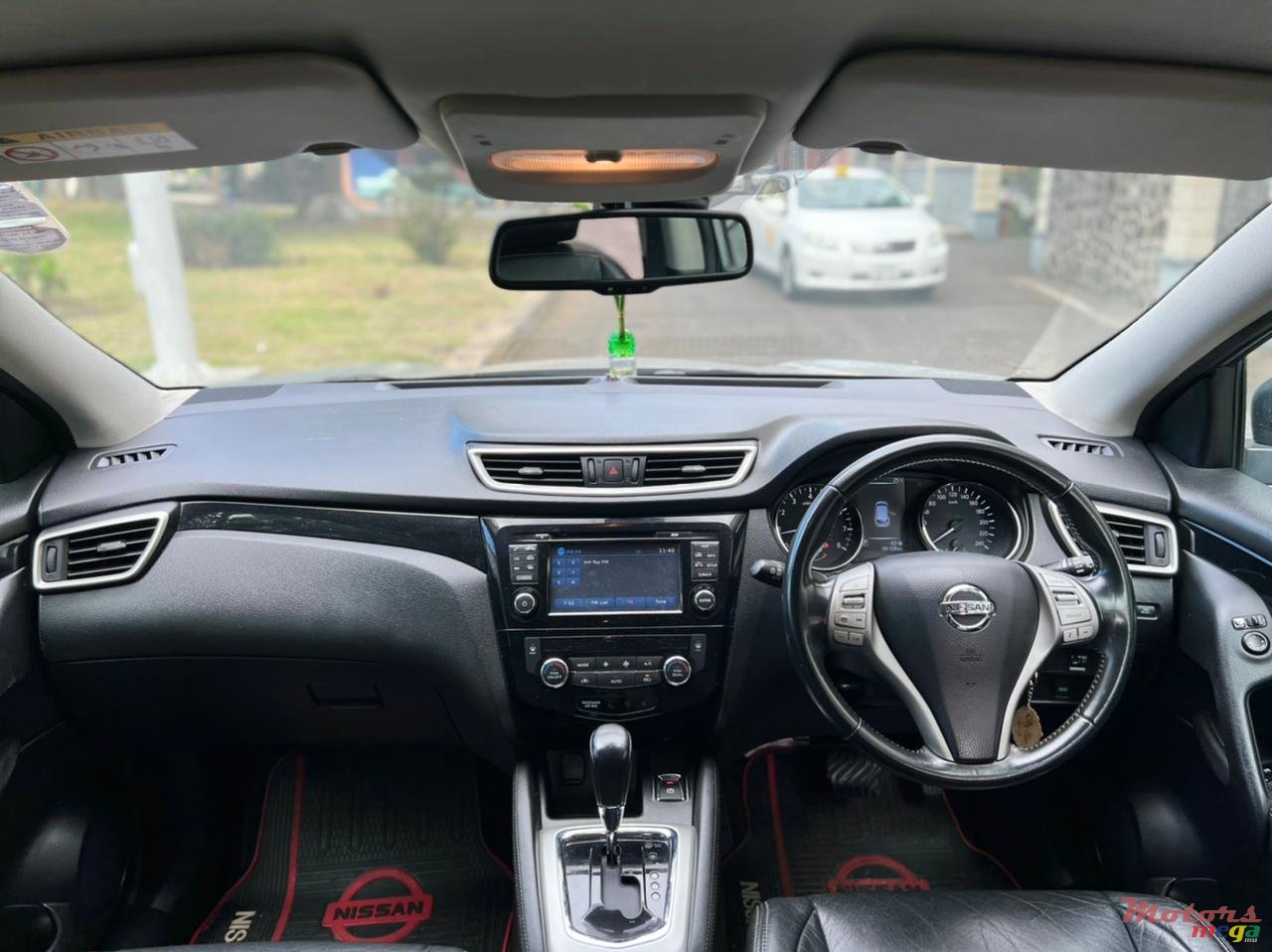 2015' Nissan photo #6