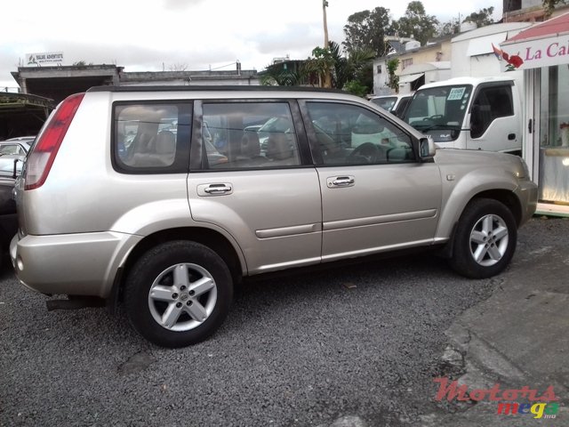 2006' Nissan X-Trail SUV photo #5